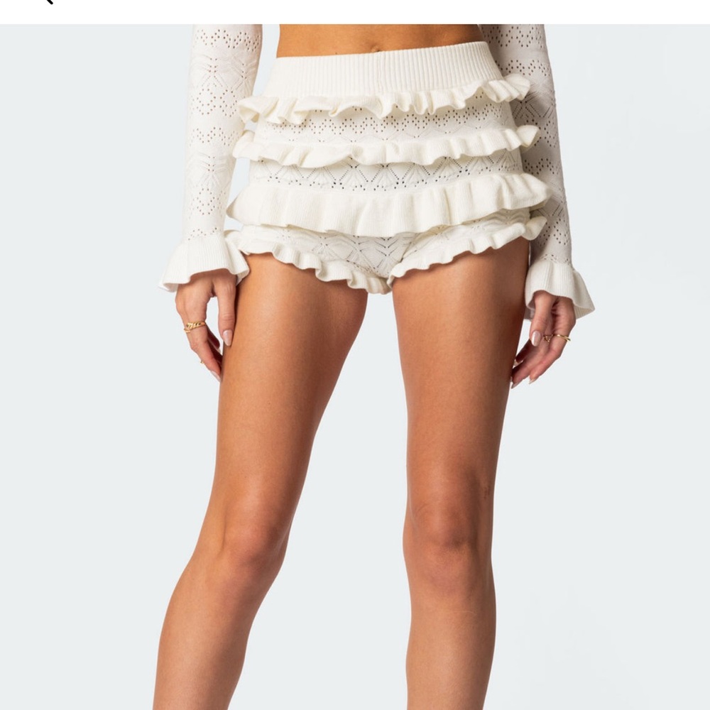 ruffle knit shorts